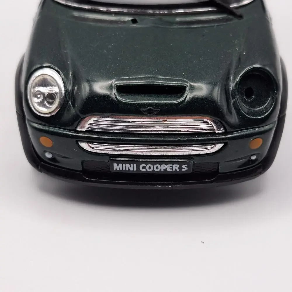 KinSmart Diecast 2-Car Bundle Mini Cooper S & 1962 VW Classical Bus As-Is/Flaws